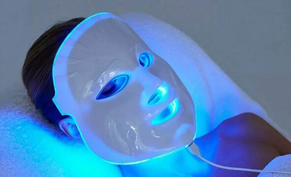 LED fototerapija, skirta kovoti su su amžiumi susijusiais veido odos pokyčiais